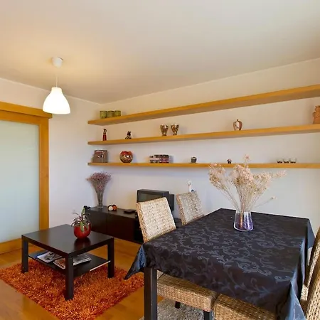 Modern And Quiet T1 With Private Garage Lejlighed *