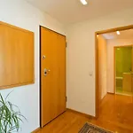 Modern And Quiet T1 With Private Garage Apartmán Porto