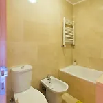 Modern And Quiet T1 With Private Garage Apartmán