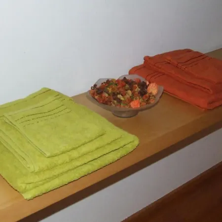 Modern And Quiet T1 With Private Garage Appartamento