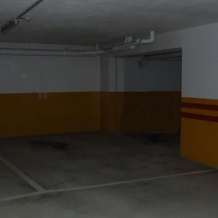 Modern And Quiet T1 With Private Garage Διαμέρισμα *