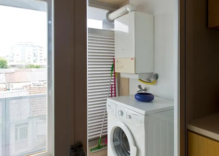 Modern And Quiet T1 With Private Garage