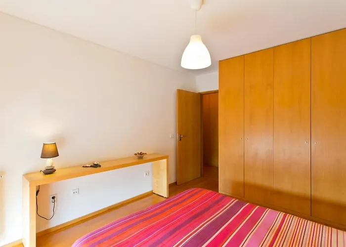 Apartment Modern And Quiet T1 With Private Garage Porto