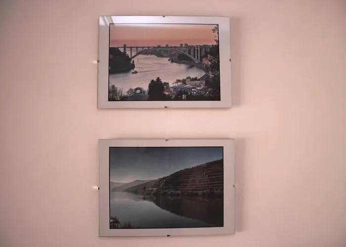 Modern And Quiet T1 With Private Garage * Porto